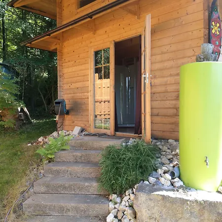 Am Waldrand Konukevi